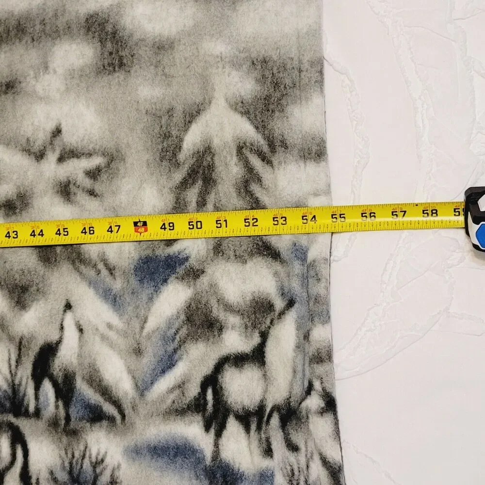 Fleece Lap Blanket Snow Wolf Scene Howling Wall Hanging Hand Made